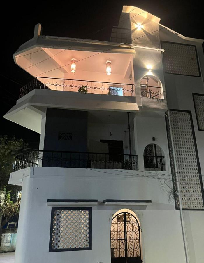 Cathe'S Town House Hotel Pondicherry Exterior foto